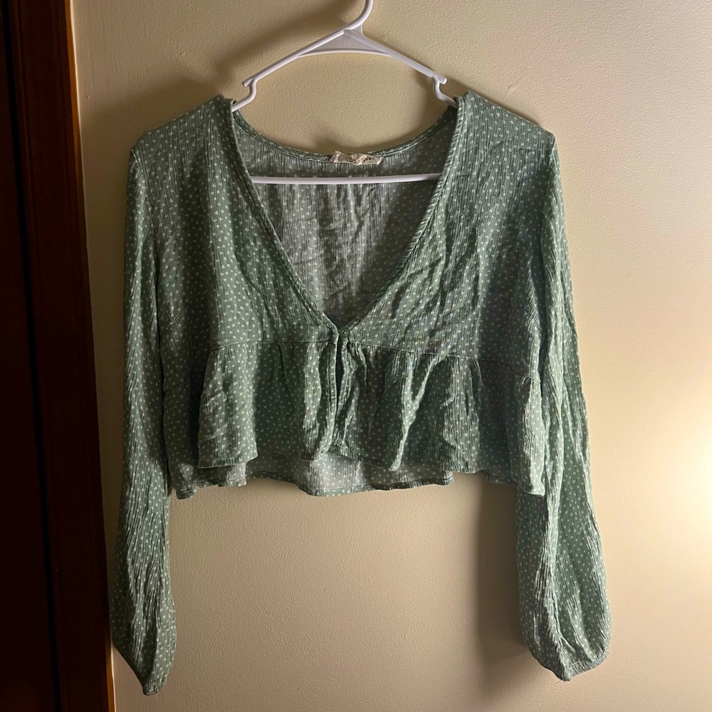 Cropped green w/ flowers flowy shirt from pacsun